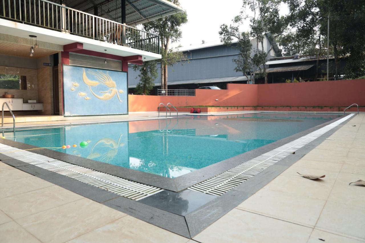 Hotel The Wayanad Club Sultan Bathery Exterior foto